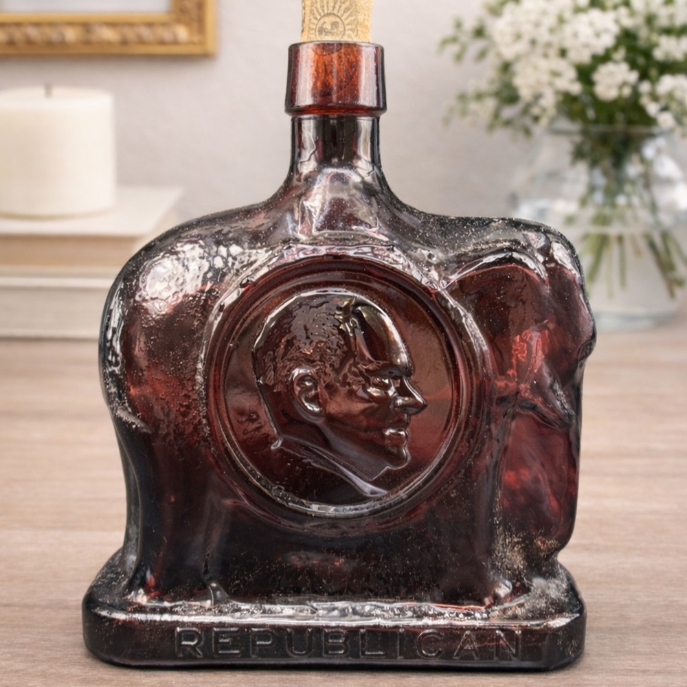 Republican Glass Art Sculpture in Deep Brown